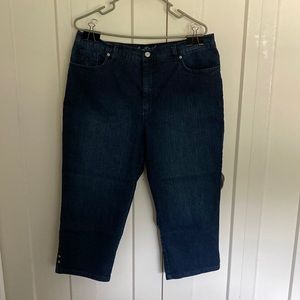Gloria Vanderbilt size 16 capris